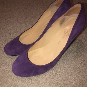 Purple pumps